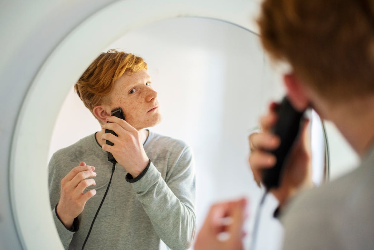 Découvrez à Partir de Quel Âge Vous Pourrez Arborer une 
                À quel âge la barbe commence-t-elle à pousser ?