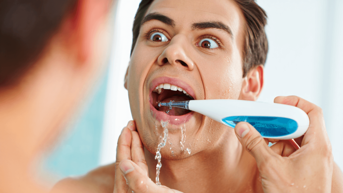 Hygiène des dents : un hydropulseur est-il vraiment utile ?