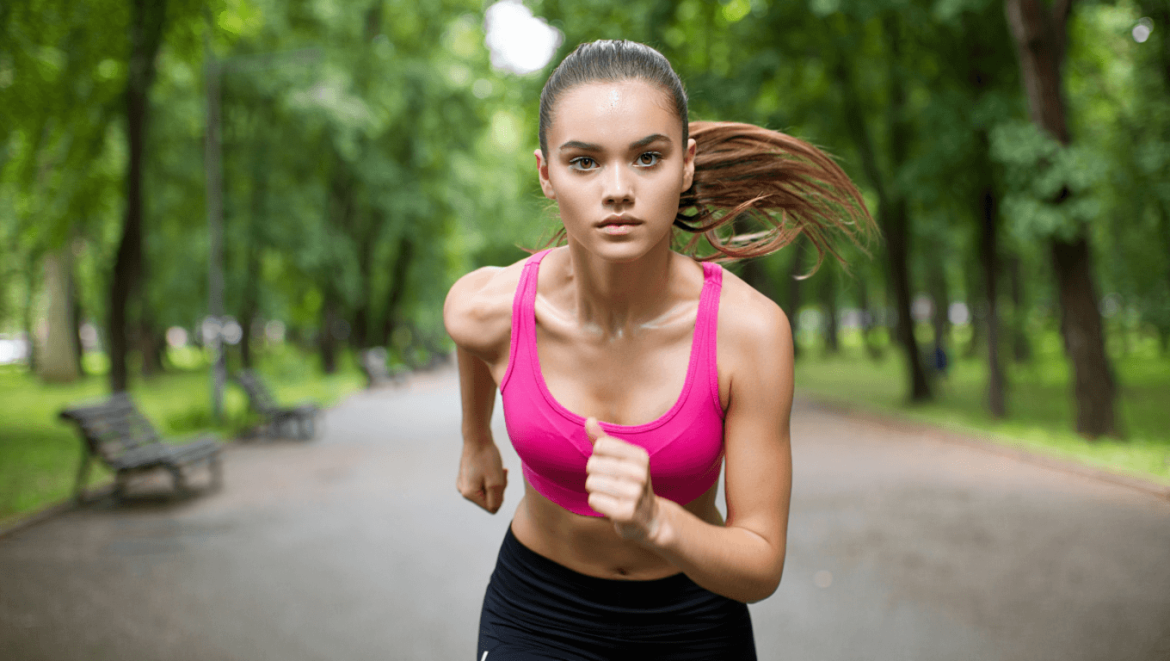 Courir quand on a ses règles : bonne idée ou pas ?