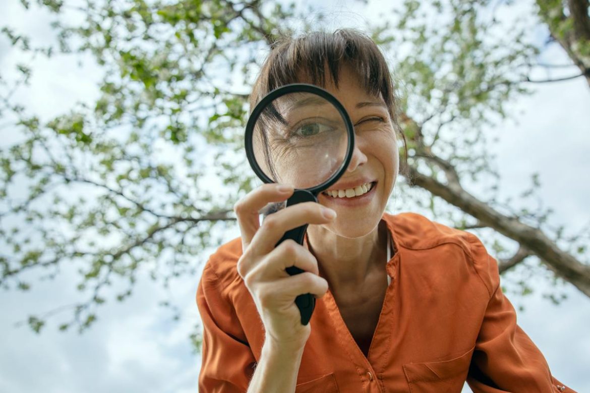 Corps flottants dans les yeux : quand s’inquiéter et consulter ?