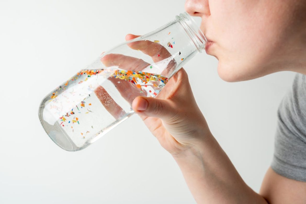 Certains aliments permettent-ils d'éliminer les microplastiques ?