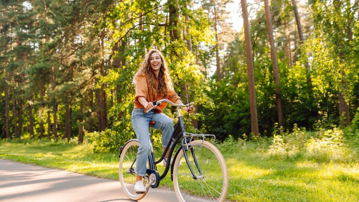 Terrasse, vélo, jardinage…
ces moments du quotidien où les Français oublient encore de se
protéger du soleil